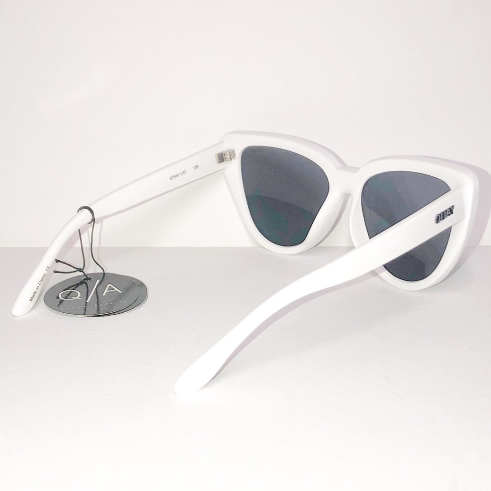 Quay StrayCat White Gold Mirror Smoke Lens Sunnies - Picture 8 of 12